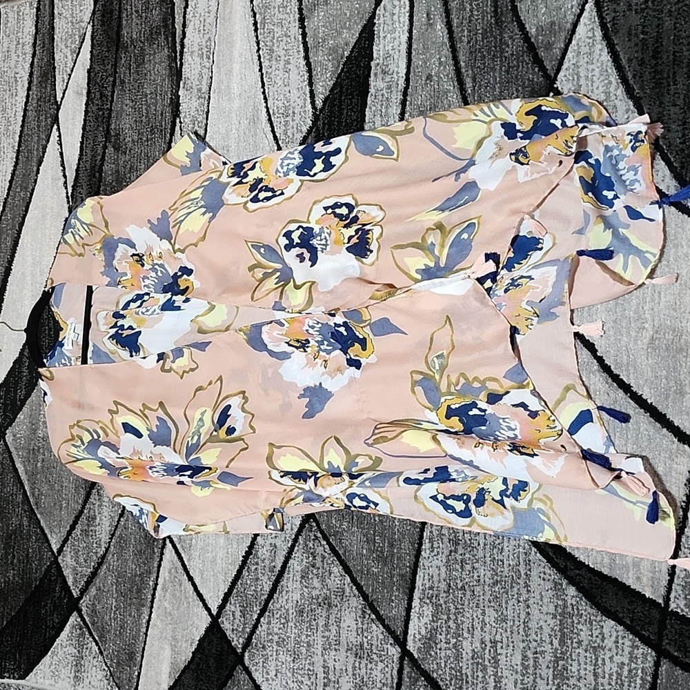 WOVEN HEART FLORAL DESIGN OPEN  ONE SIZE OPEN SLITS TASSELS SHORT SLEEVE KIMONO